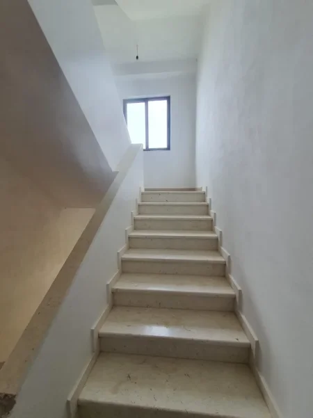 Sarande, shitet Vile 3 Katshe Kati 4, 580 m² (sarande)