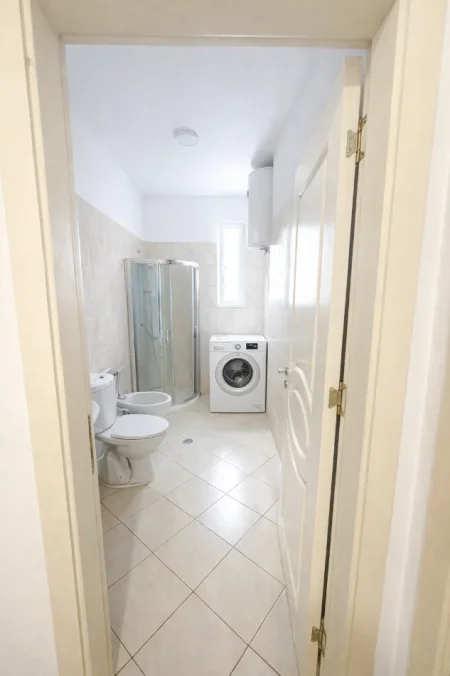 Tirane, shes apartament 1+1+Ballkon Kati 6, 64 m² 80.000 € (Hysen Bylyku)