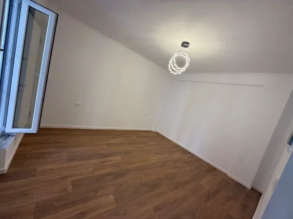Tirane, shitet garsonier 1+1 Kati 1, 28 m² 80.000 € (VASIL.SHANTO)