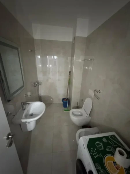 Tirane, jepet me qera apartament 2+1 Kati 10, 95 m² 500 € 