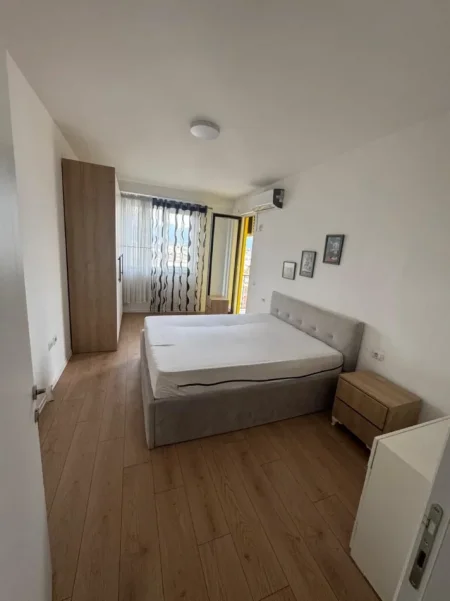 Tirane, jepet me qera apartament 2+1 Kati 10, 95 m² 500 € 