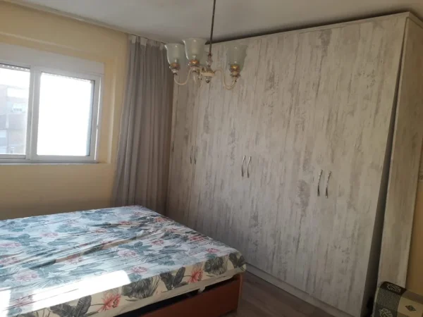 Tirane, jepet me qera apartament 2+1 Kati 5, 85 m² 470 € (Perball Harry Fultz)