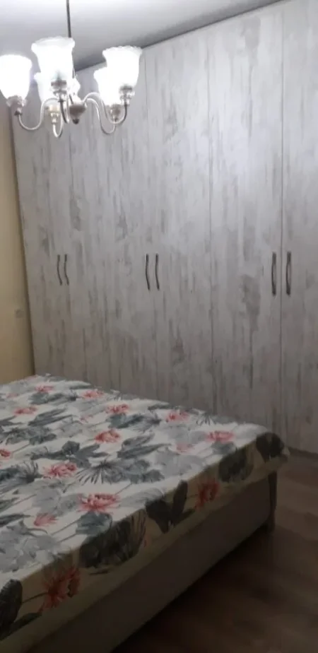 Tirane, jepet me qera apartament 2+1 Kati 5, 85 m² 470 € (Perball Harry Fultz)