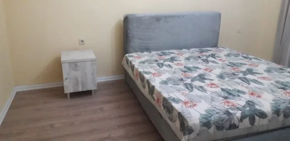 Tirane, jepet me qera apartament 2+1 Kati 5, 85 m² 470 € (Perball Harry Fultz)
