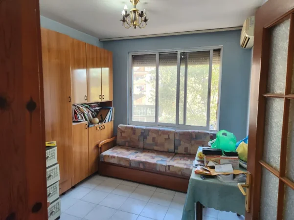 Tirane, shitet apartament 2+1+Ballkon Kati 5, 56 m² 110.000 € (RRUGA FERIT XHAJKO)