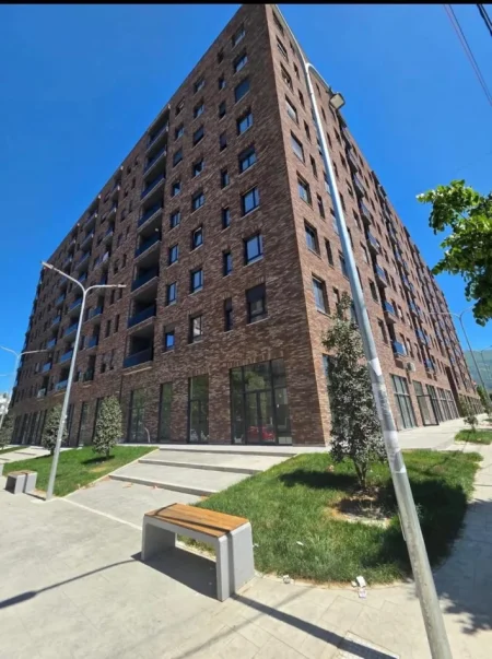 Tirane, jepet me qera apartament 2+1 Kati 4, 100 m² 550 € (Rruga 5 Maji)