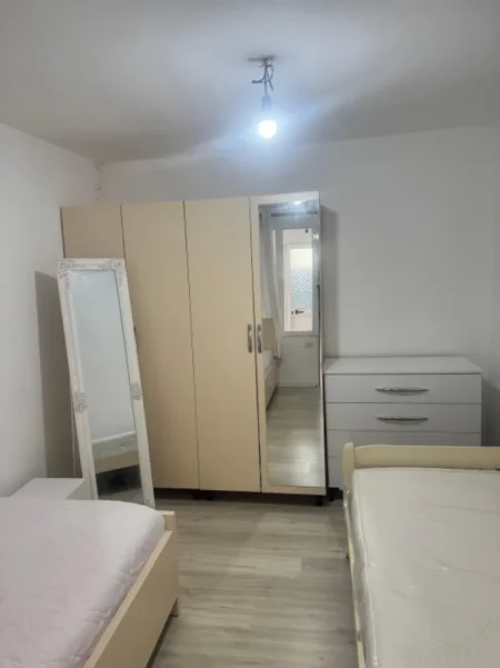 Tirane, jepet me qera apartament 1+1 Kati 1, 61 m² 360 € (Shkoze ,rruga Ali Shefqeti)