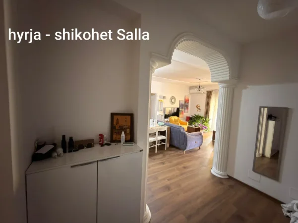 Tirane, jepet me qera apartament 3+1+Ballkon Kati 4, 117 m² 700 € (Rruga Shyqyri Brari)