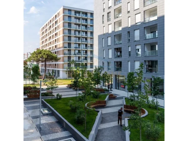 Tirane, jepet me qera apartament 2+1+Ballkon Kati 2, 105 m² 750 € (Fiori di Bosco, Don Bosko)