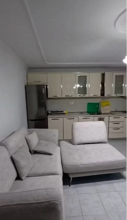 Tirane, jepet me qera apartament 1+1 Kati 4, 65 m² 350 € (Tregu i ri elektrik)