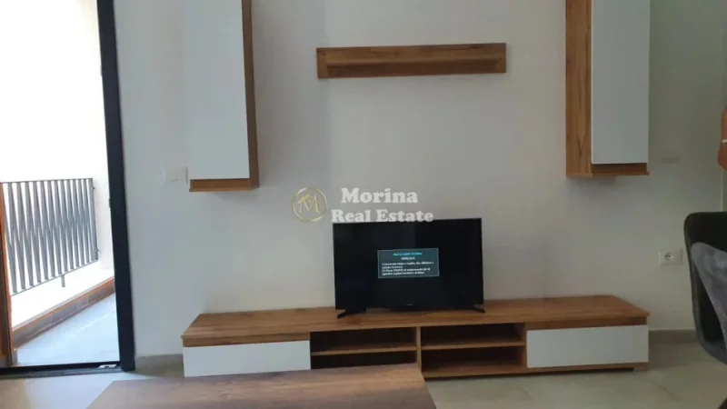 Tirane, jepet me qera apartament 1+1 Kati 7, 70 m² 500 € (Spitali Qsut Kompleksi Zirkon)