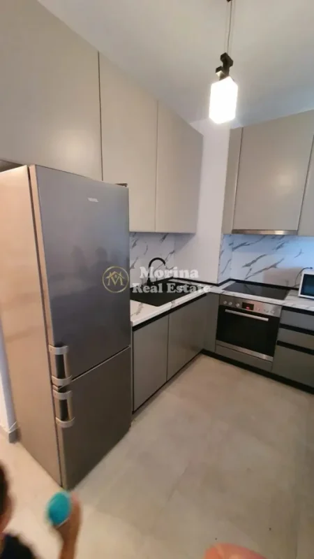Tirane, jepet me qera apartament 1+1 Kati 7, 70 m² 500 € (Spitali Qsut Kompleksi Zirkon)