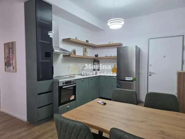 Tirane, jepet me qera apartament 2+1 Kati 8, 80 m² 520 € (Ali Demi)