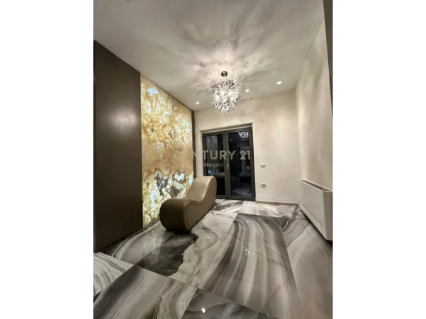 Tirane, jepet me qera apartament 1+1 Kati 5, 85 m² 1.400 € (zogu zi)