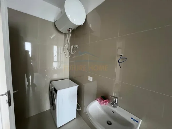 Tirane, jepet me qera apartament 1+1+Ballkon Kati 4, 80 m² 450 € (Platinum Residence, Jordan Misja)