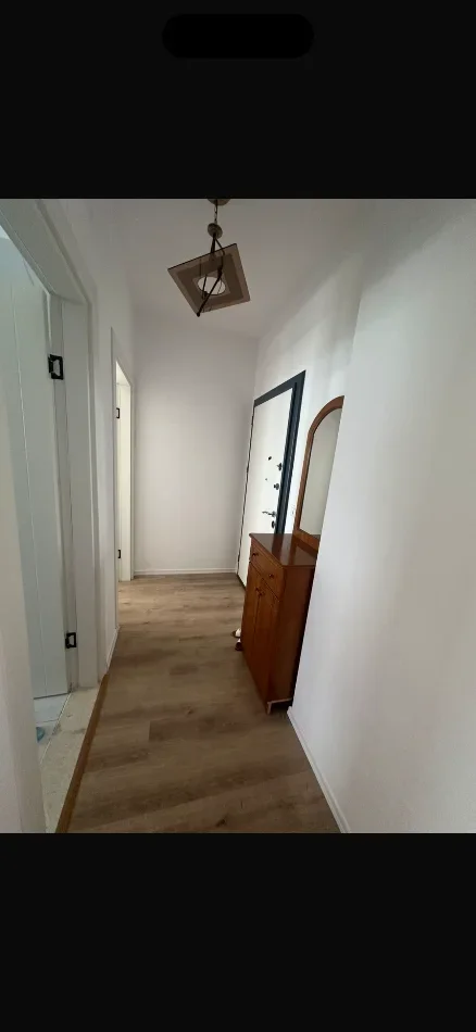 Tirane, jap me qera apartament 1+1+Ballkon Kati 4, 70 m² 350 € (Rruga roma kamez)