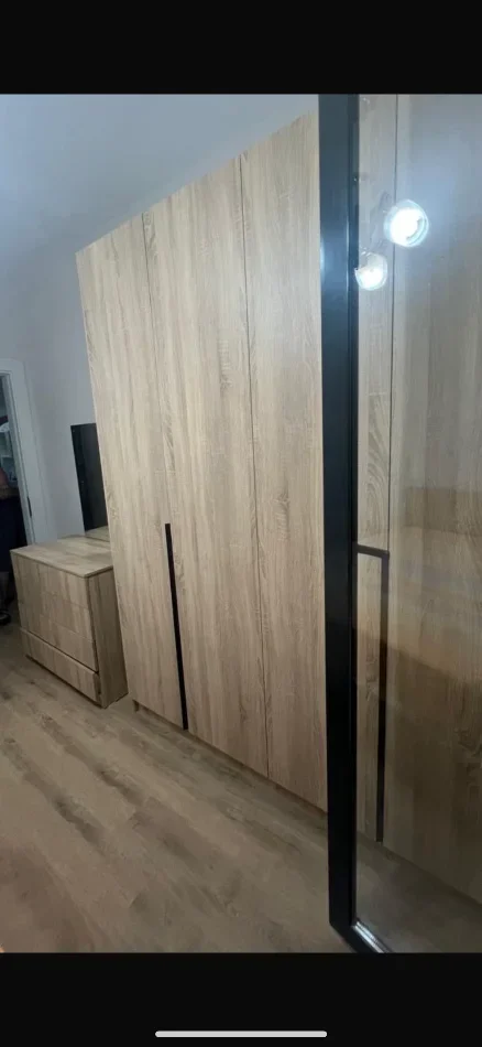 Tirane, jap me qera apartament 1+1+Ballkon Kati 4, 70 m² 350 € (Rruga roma kamez)