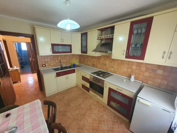Durres, shitet apartament 1+1+Ballkon , (lagjia nr 6)