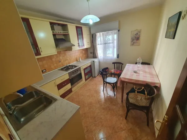 Durres, shitet apartament 1+1+Ballkon , (lagjia nr 6)