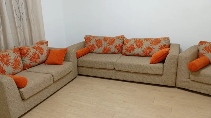 Tirane, jepet me qera Vile 2+1+Aneks Kati 0, 80 m² 400 € (Rruga Hamdi Cullhaj)