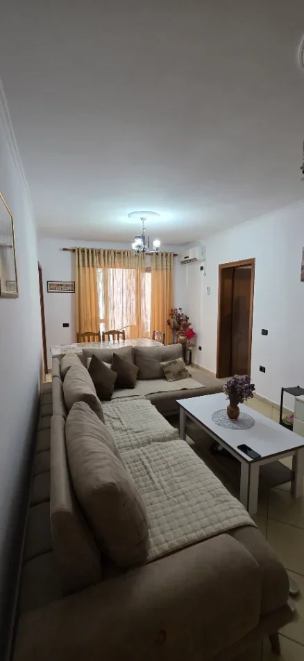 Tirane, jepet me qera apartament 2+1+Aneks+Ballkon Kati 1, 78 m² 500 € (Pallati me Shigjeta)