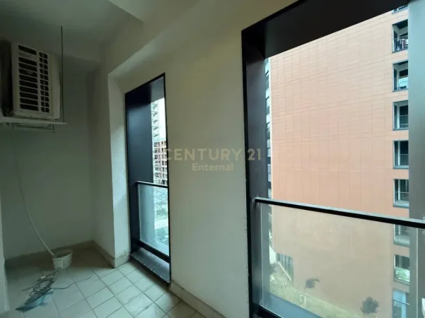 Tirane, jepet me qera apartament 2+1+Ballkon Kati 5, 91 m² 800 € (bulevardi i ri)