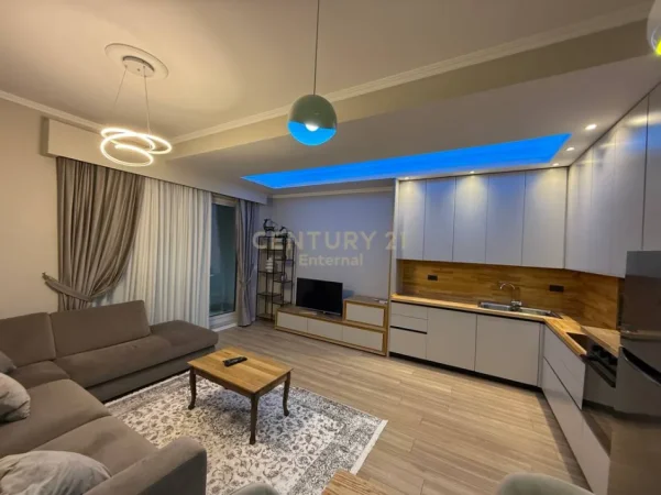 Tirane, jepet me qera apartament 2+1+Ballkon Kati 5, 91 m² 800 € (bulevardi i ri)