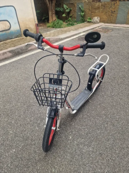 Tirane, shes biciklete MONOPATINE GJERMANE CHALLENGER e bardhë 75 €