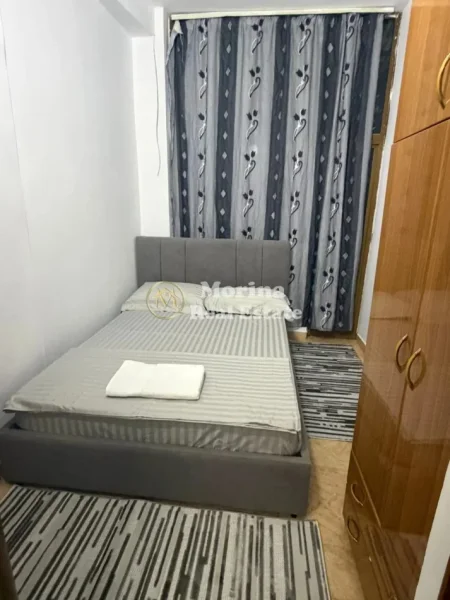 Tirane, jepet me qera apartament 1+1 Kati 1, 65 m² 450 € (Kinostudio)