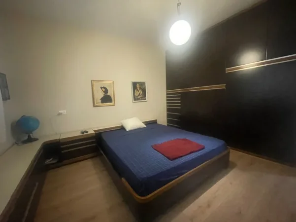 Tirane, jepet me qera apartament 1+1+Ballkon Kati 4, 74 m² 500 € (Don Bosko)