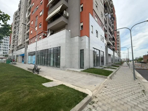 Tirane, jap me qera ambjent biznesi Kati 0, 112 m² 1.150 € (Sokrat miho)