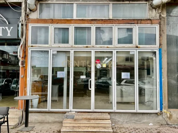 Tirane, shitet ambjent biznesi Kati 0, 130 m² 160.000 € 