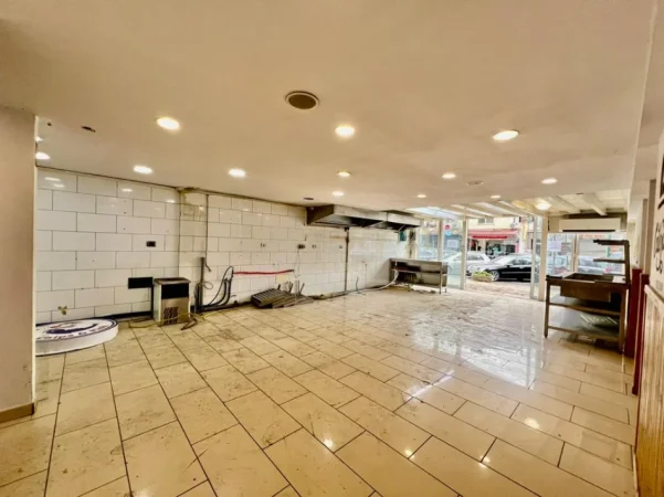 Tirane, shitet ambjent biznesi Kati 0, 130 m² 160.000 € 