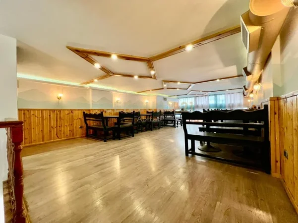 Tirane, shitet ambjent biznesi Kati 0, 130 m² 160.000 € 