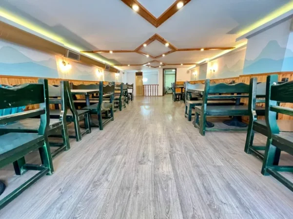 Tirane, shitet ambjent biznesi Kati 0, 130 m² 160.000 € 