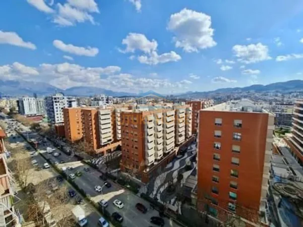 Tirane, shitet dyqan Kati 0, 222 m² 910.000 € (KOMPLEKSI DELIJORGJI)