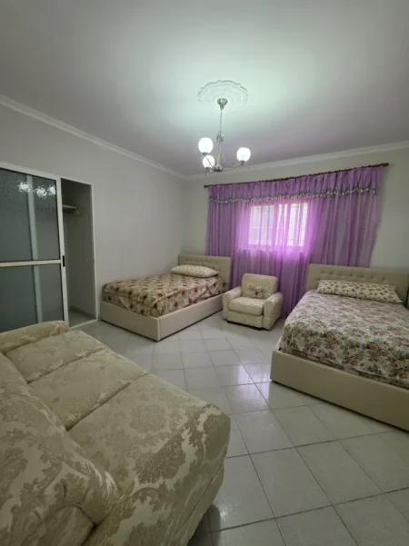 Tirane, jepet me qera Vile 3+1+Aneks+Ballkon Kati 1, 220 m² 415 € (babrru)