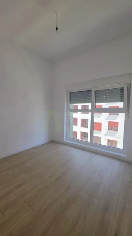 Tirane, jepet me qera apartament 2+1+Ballkon Kati 6, 100 m² 415 € (kontakti)