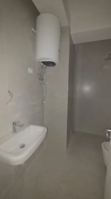 Tirane, jepet me qera apartament 2+1+Ballkon Kati 6, 100 m² 415 € (kontakti)