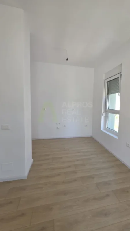 Tirane, jepet me qera apartament 2+1+Ballkon Kati 6, 100 m² 415 € (kontakti)