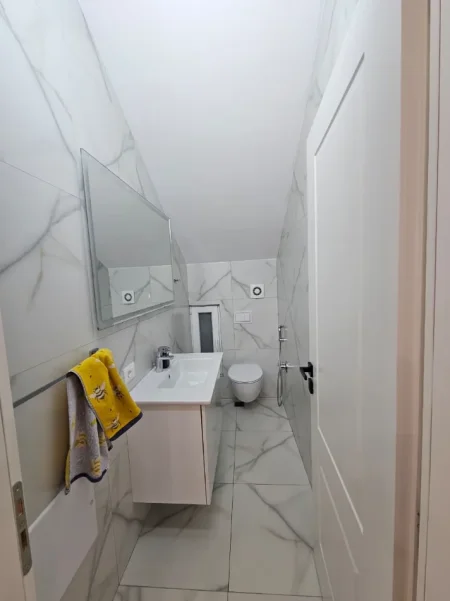 Tirane, jepet me qera Vile , 170 m² 2.500 € (REZIDENCA VILA LULE, TEG)