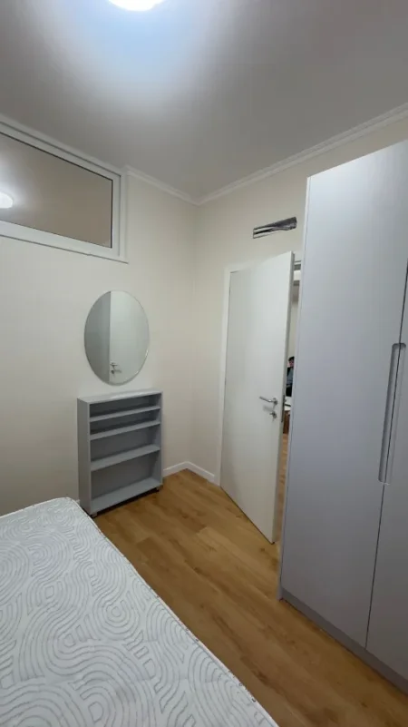 Tirane, jepet me qera apartament 2+1 Kati 1, 75 m² 650 € (5 Maji)