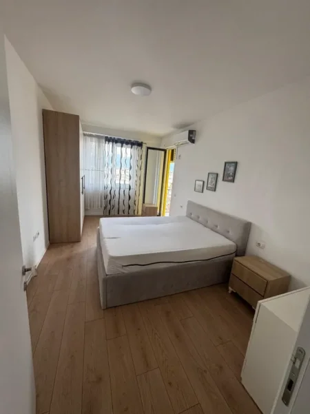 Tirane, jepet me qera apartament 2+1 Kati 4, 100 m² 500 € (GRAND GALLERY)