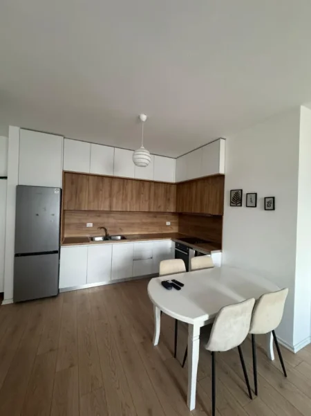 Tirane, jepet me qera apartament 2+1 Kati 4, 100 m² 500 € (GRAND GALLERY)