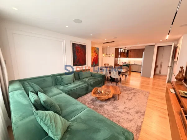 Tirane, shitet apartament 3+1 , 162 m² 650.000 € (ish blloku , garda)