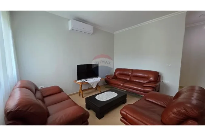 Vlore, jepet me qera apartament 2+1 Kati 6, 120 m² 450 € (Rruga Hasan Kushta, Albano Romina, Vlorë)