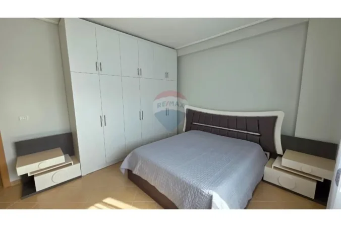 Vlore, jepet me qera apartament 2+1 Kati 6, 120 m² 450 € (Rruga Hasan Kushta, Albano Romina, Vlorë)