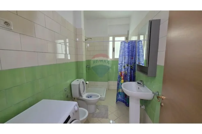 Vlore, jepet me qera apartament 2+1 Kati 6, 120 m² 450 € (Rruga Hasan Kushta, Albano Romina, Vlorë)