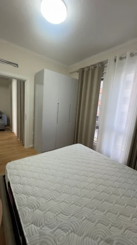 Tirane, jepet me qera apartament 2+1 Kati 2, 90 m² 600 € (5 MAJI)