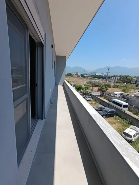 Tirane, jepet me qera apartament 1+1 Kati 2, 65 m² 300 € (Mezez Kashar)